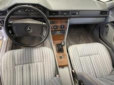 Mercedes-Benz 200