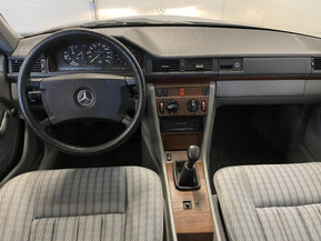 Mercedes-Benz 200