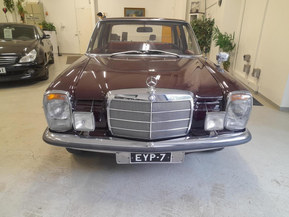 Mercedes-Benz 220