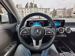 Mercedes-Benz EQB