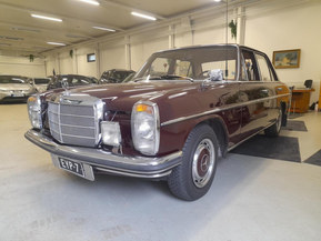 Mercedes-Benz 220