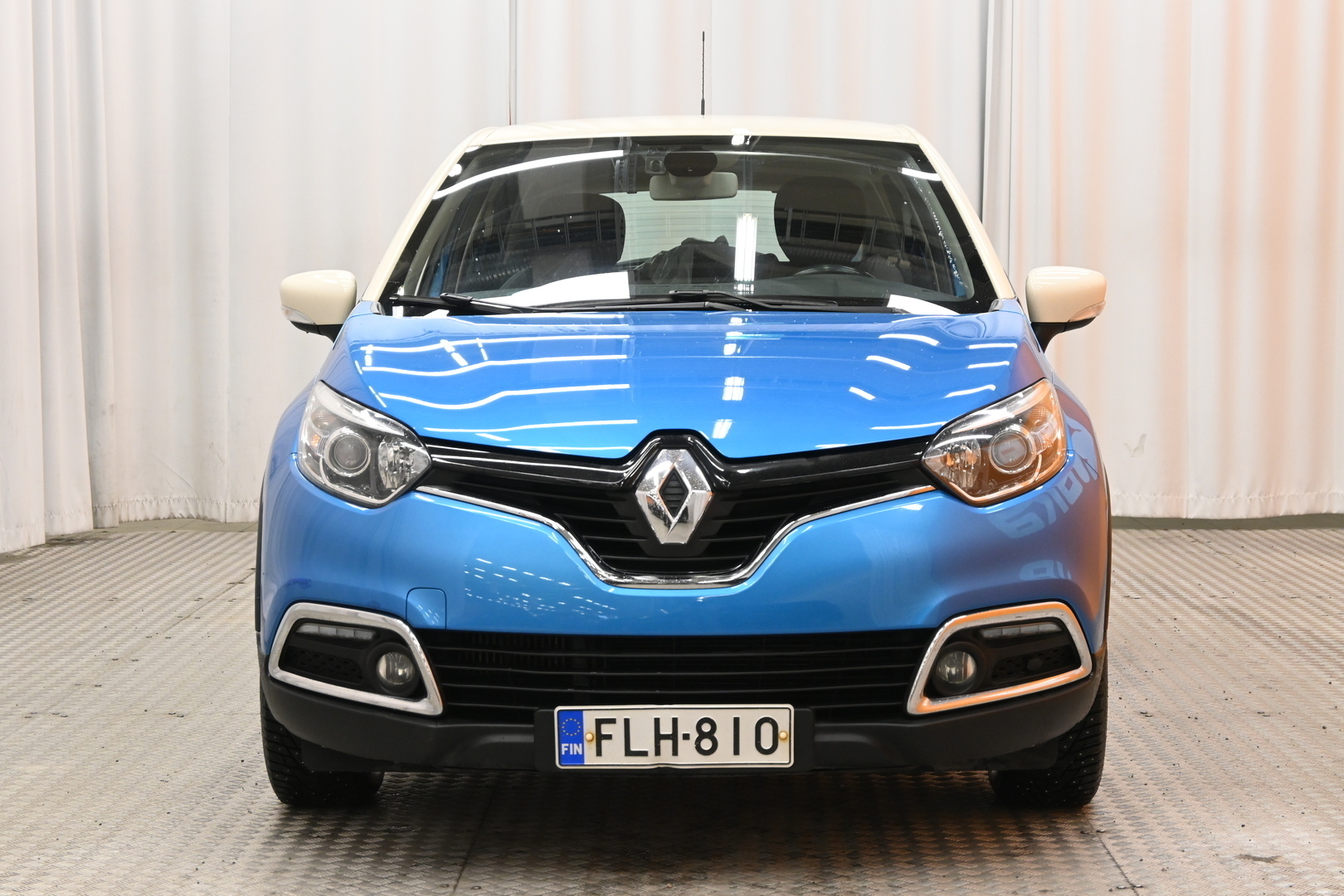Renault Captur TCe 120 EDC-aut Dynamique 2014, photo 2/25