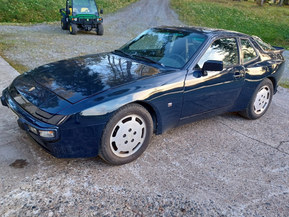 Porsche 944