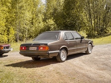 BMW 745