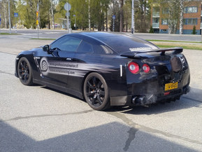 Nissan GT-R
