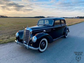 Mercedes-Benz 220