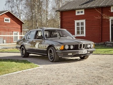 BMW 745