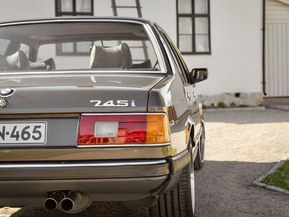BMW 745