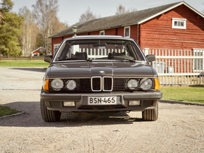 BMW 745