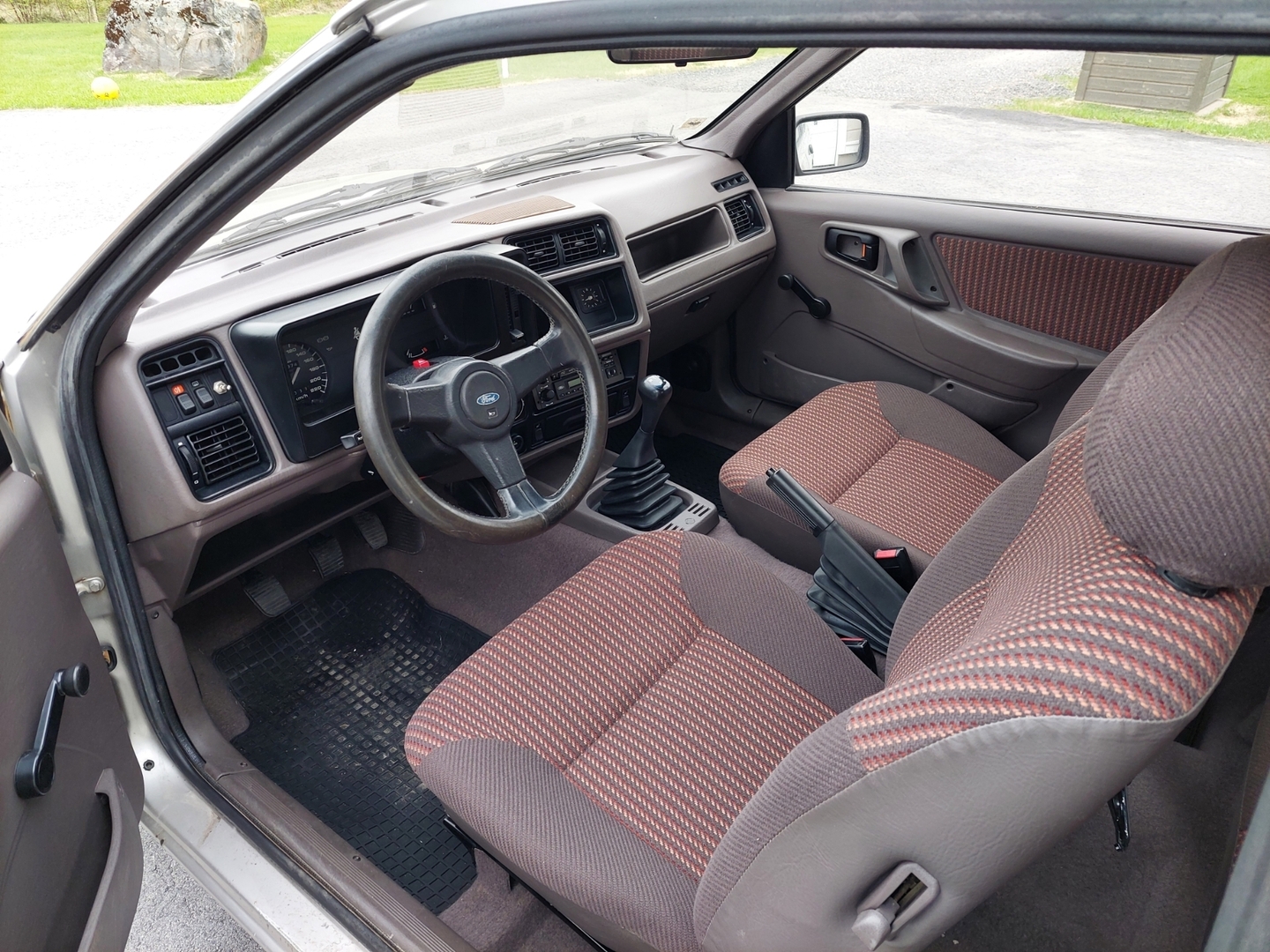 Ford Sierra 1985, kuva 2/4