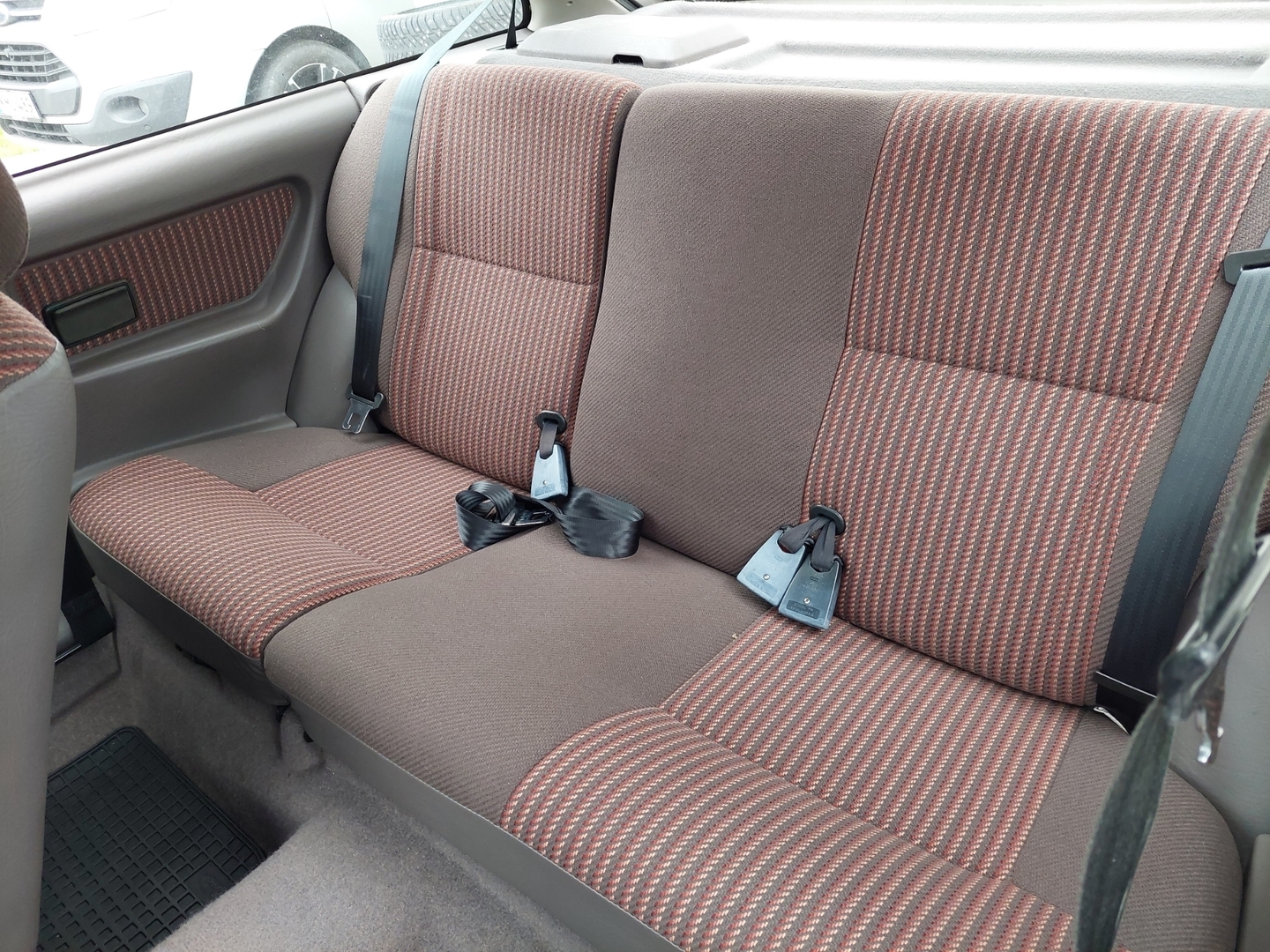 Ford Sierra 1985, kuva 3/4