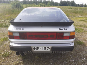 Porsche 944