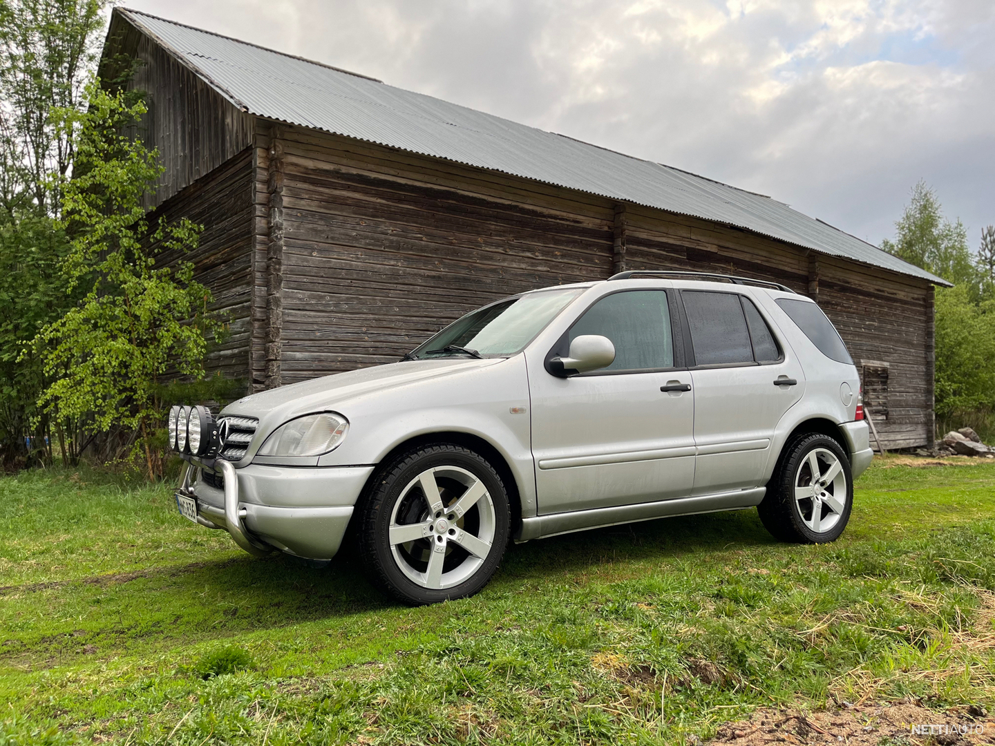 Mercedes-BenzML4305d4wd