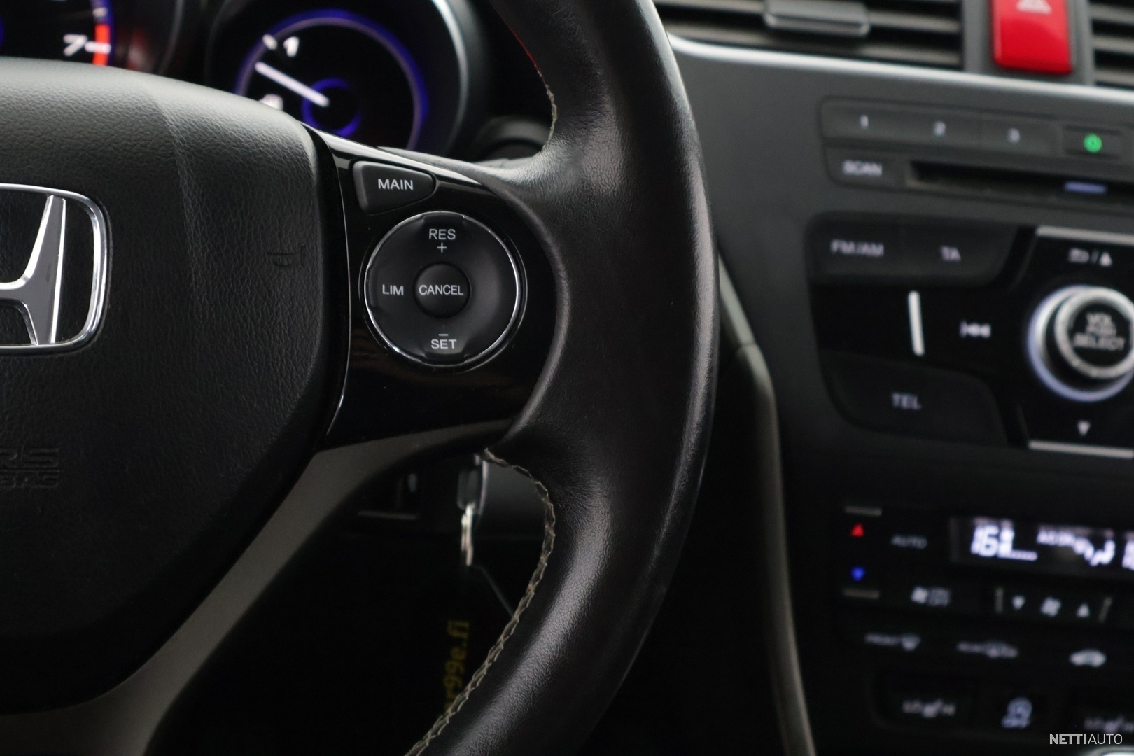 18 / 30