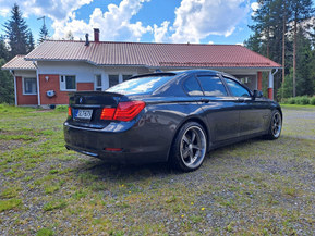 BMW 730
