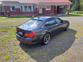 BMW 730