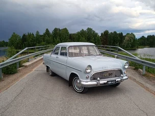 Ford Consul