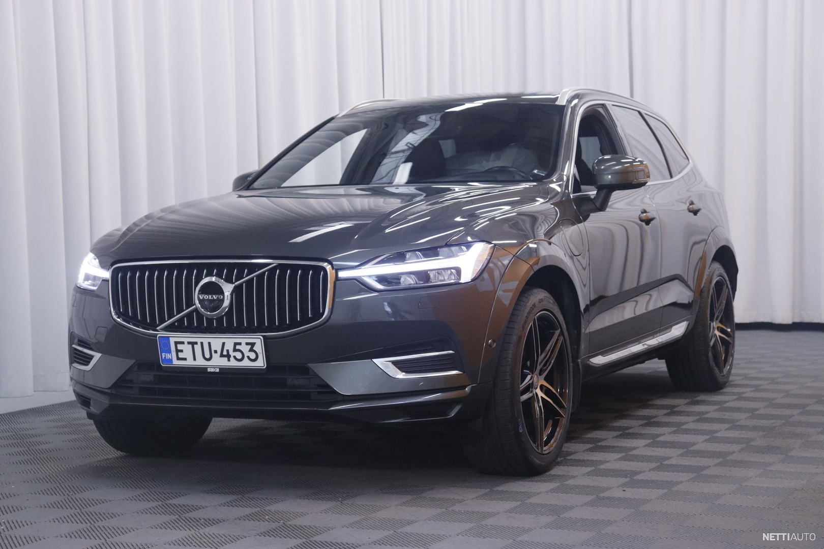 4 / 33