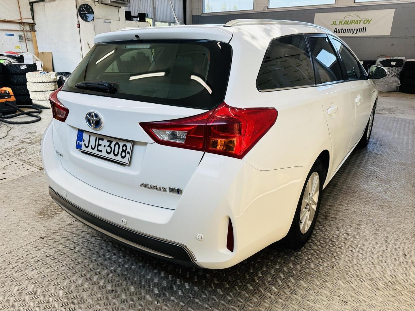 Toyota Auris 2013, photo 5/21