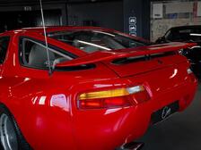 Porsche 928