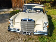 Mercedes-Benz 230