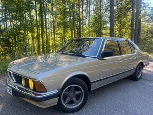 BMW 728