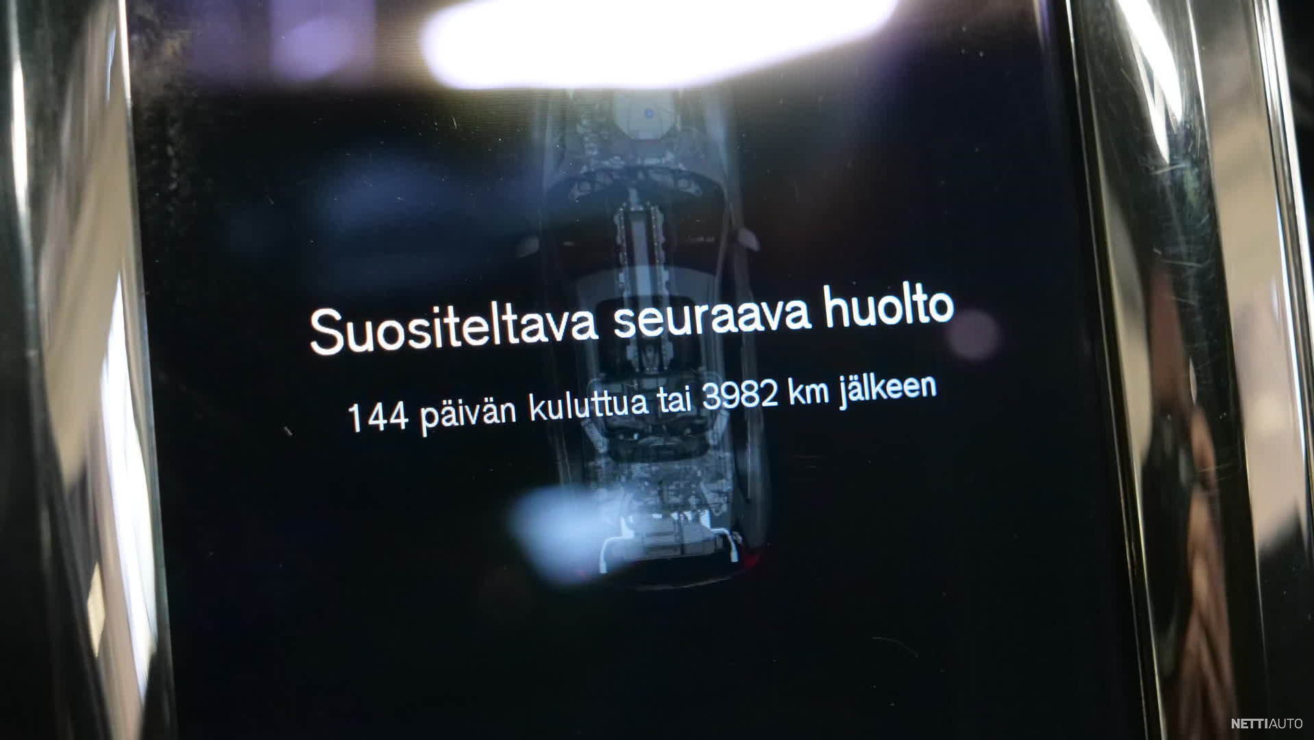 17 / 18