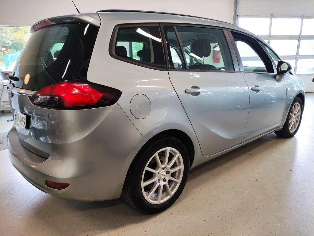 Opel Zafira Tourer 2012, photo 3/11