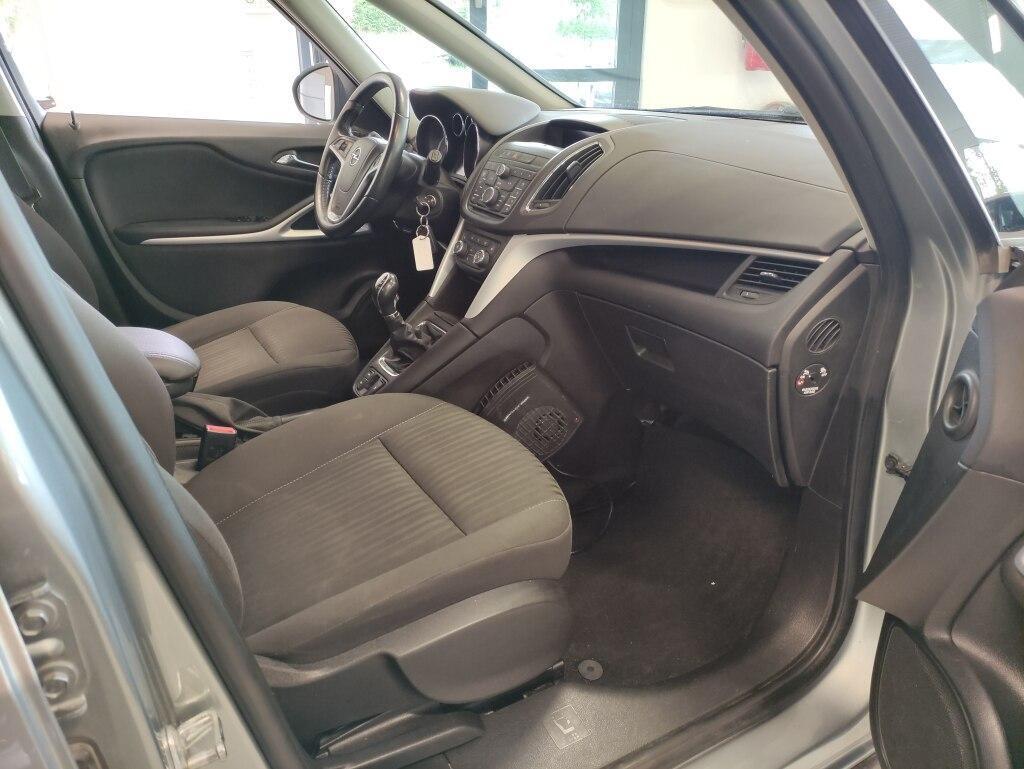Opel Zafira Tourer 2012, photo 5/11