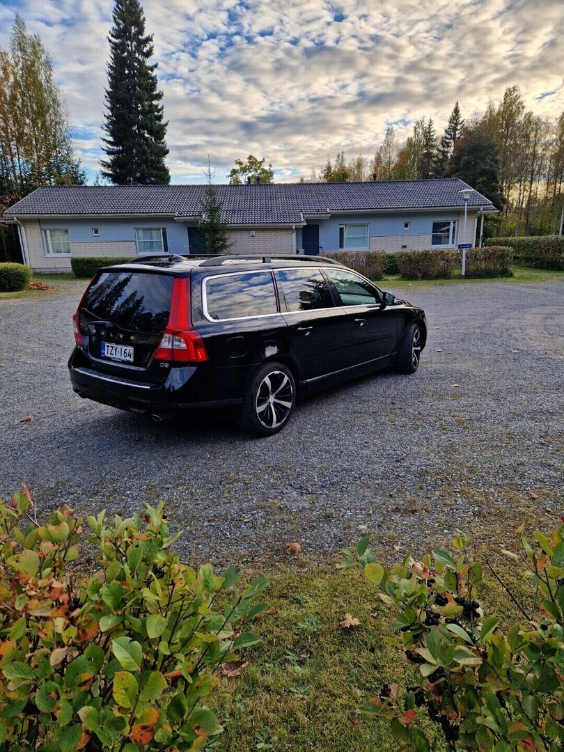 Volvo V70 2010, photo 2/17