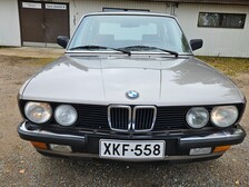 BMW 524