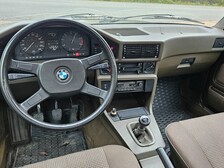 BMW 524