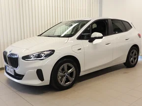 BMW 225