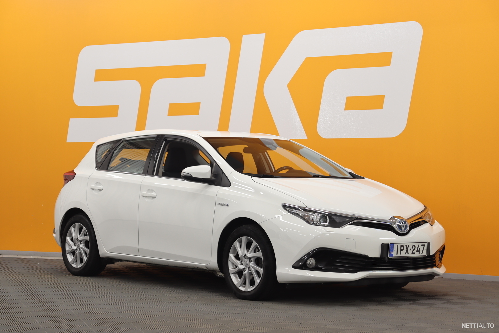Toyota Auris 1,8 Hybrid Active ** Juuri Tullut!  Vakkari  P.kamera   Lane-assist  Lohkolämmitin  2x renkaat ** Hatchback 2019 - Used vehicle -  Nettiauto