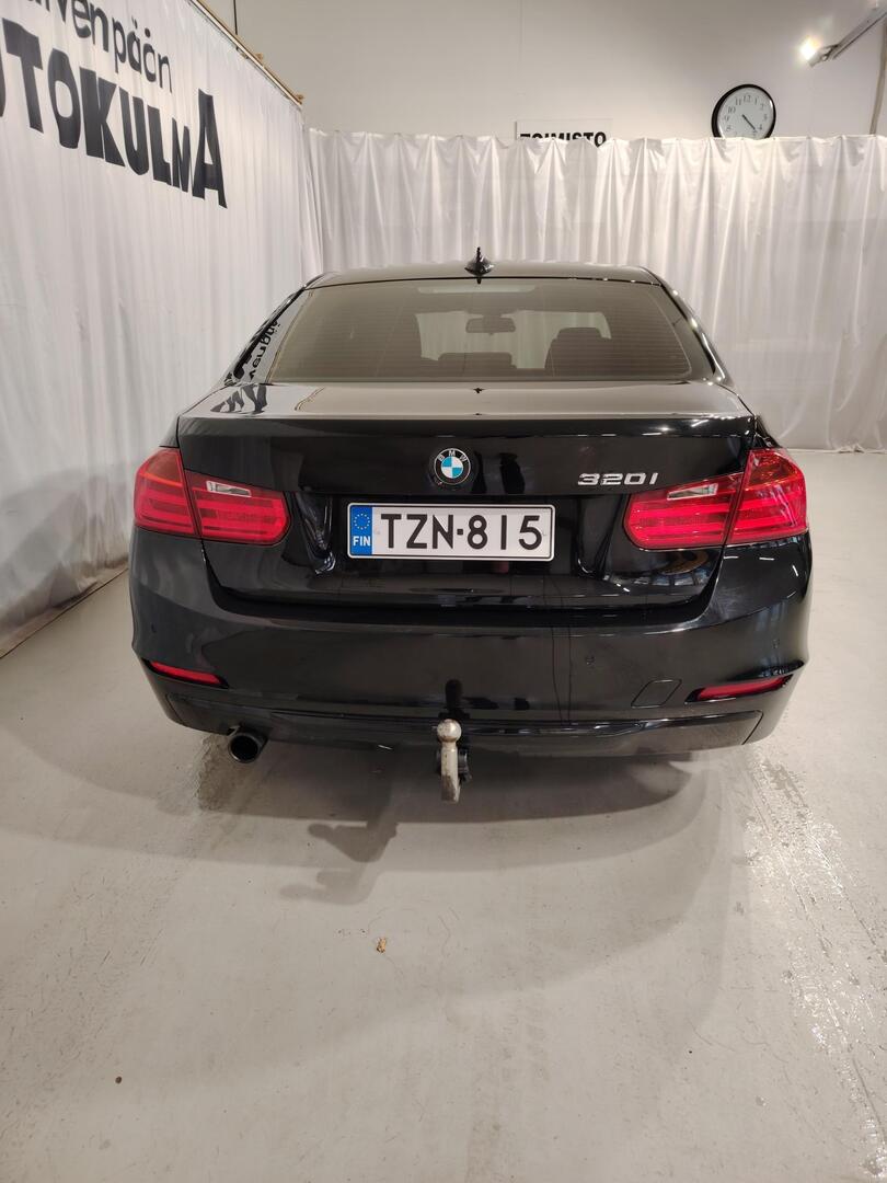 BMW 320 2014, photo 6/10
