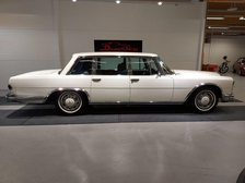 Mercedes-Benz 600