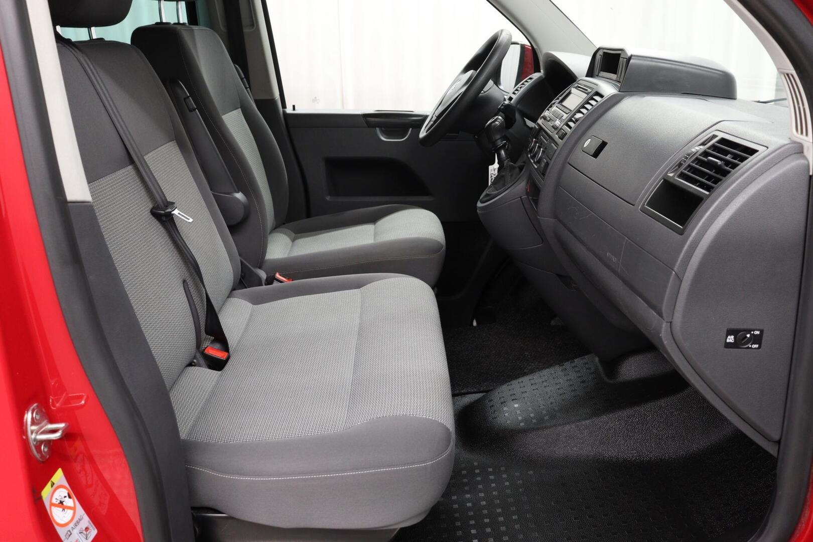 Volkswagen Caravelle 2010, photo 6/10