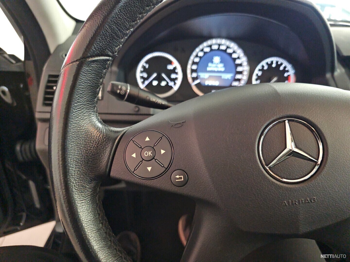 29 / 33