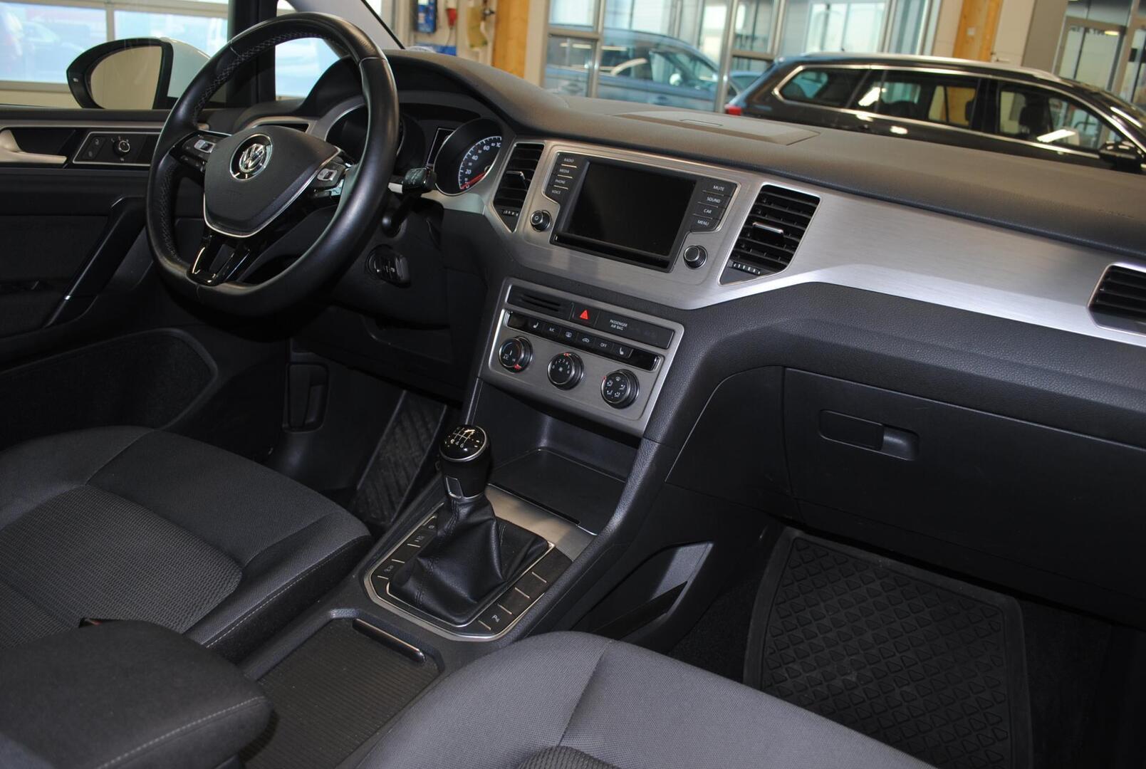 Volkswagen Golf Sportsvan 2018, photo 7/8