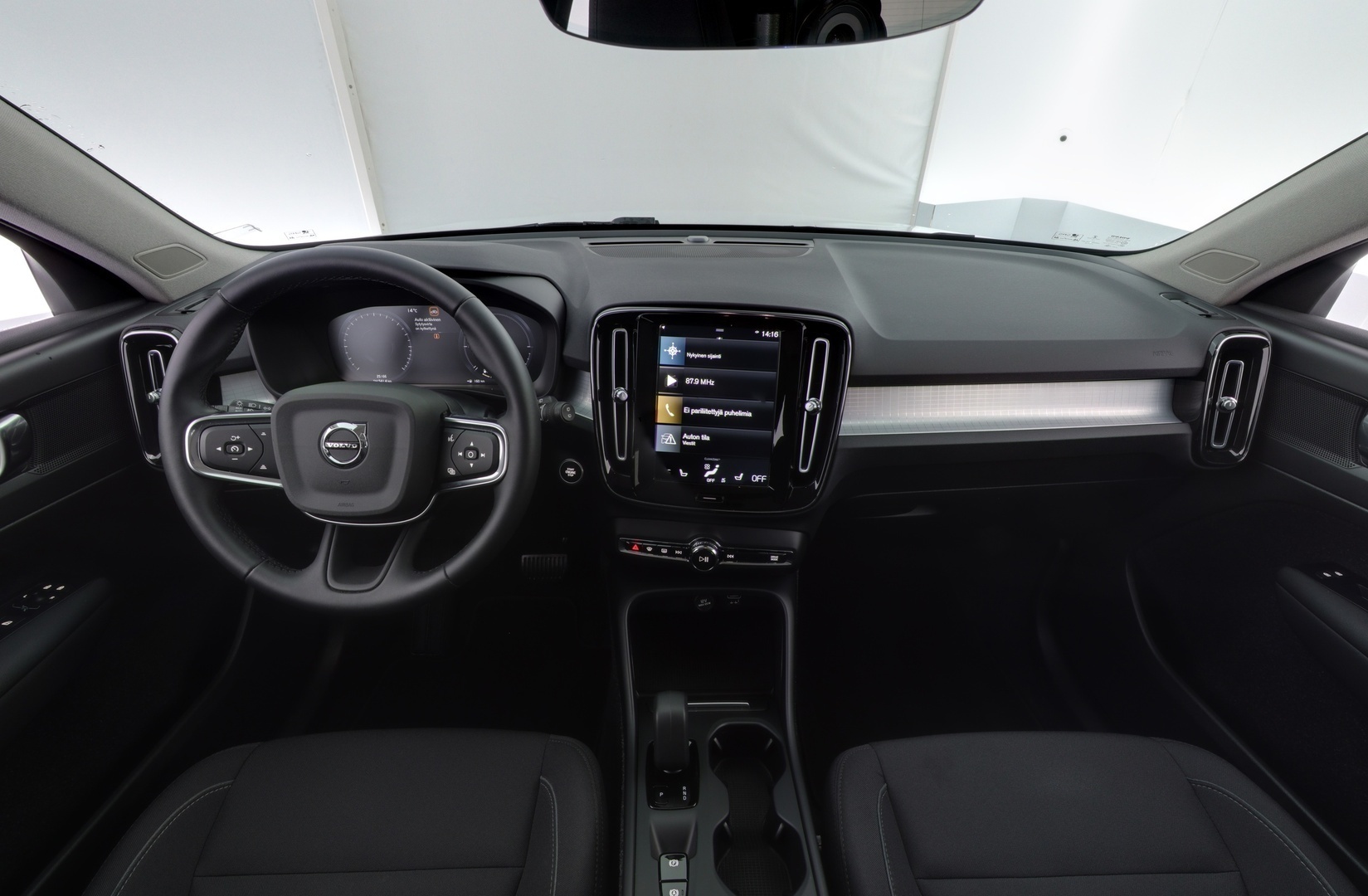 Volvo XC40 2022, photo 7/10
