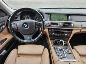 BMW 750