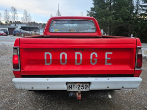 Dodge D150
