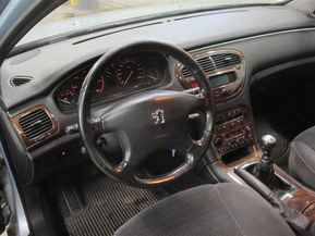 Peugeot 607