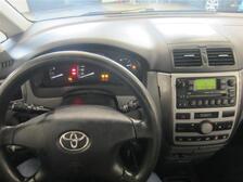 Toyota Avensis Verso