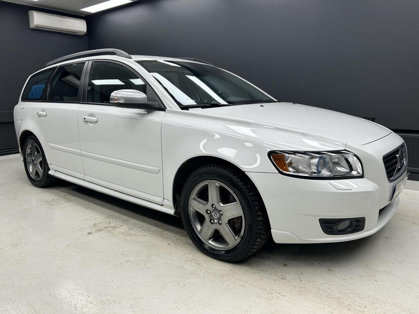 Volvo V50 2.0D FARMARI R-DESIGN 2009, kuva 4/11