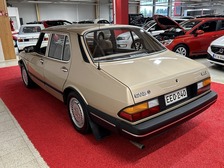 Saab 900