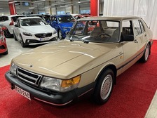 Saab 900