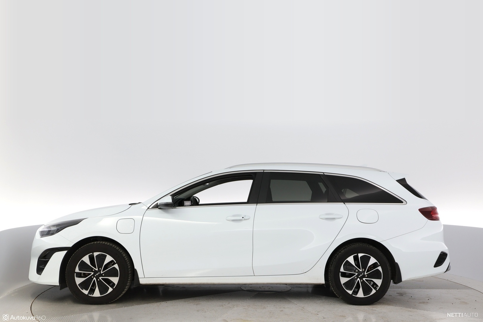 Kia Ceed Gdi Plug In Hybrid Business Premium Sw Dct Acc P