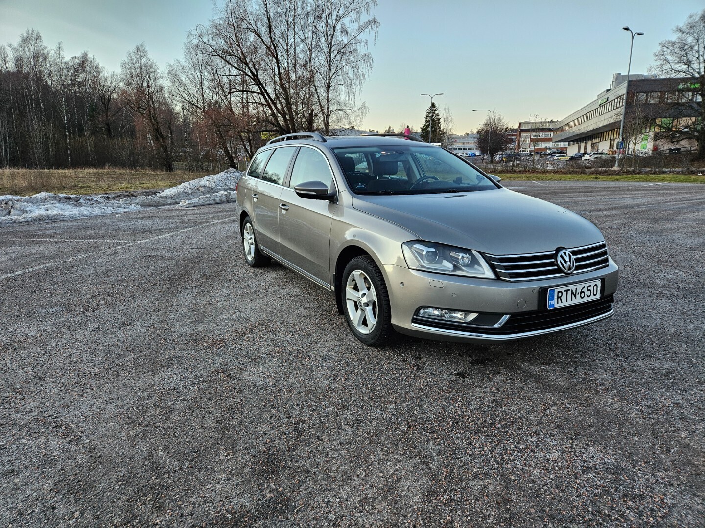 Volkswagen Passat 2012, kuva 2/17