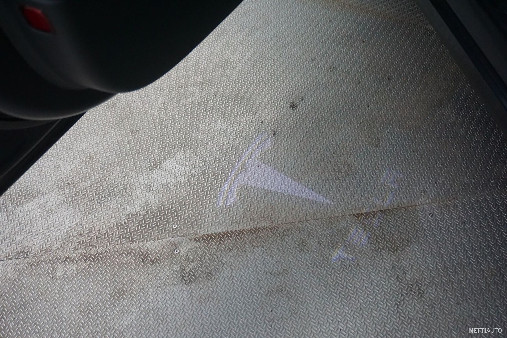 27 / 30